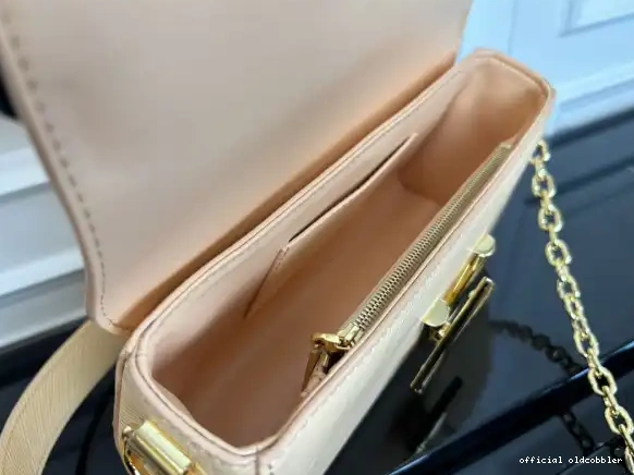 Official oldcobbler cm VUITTON LOUIS TWIST-23.5*12*7 0704